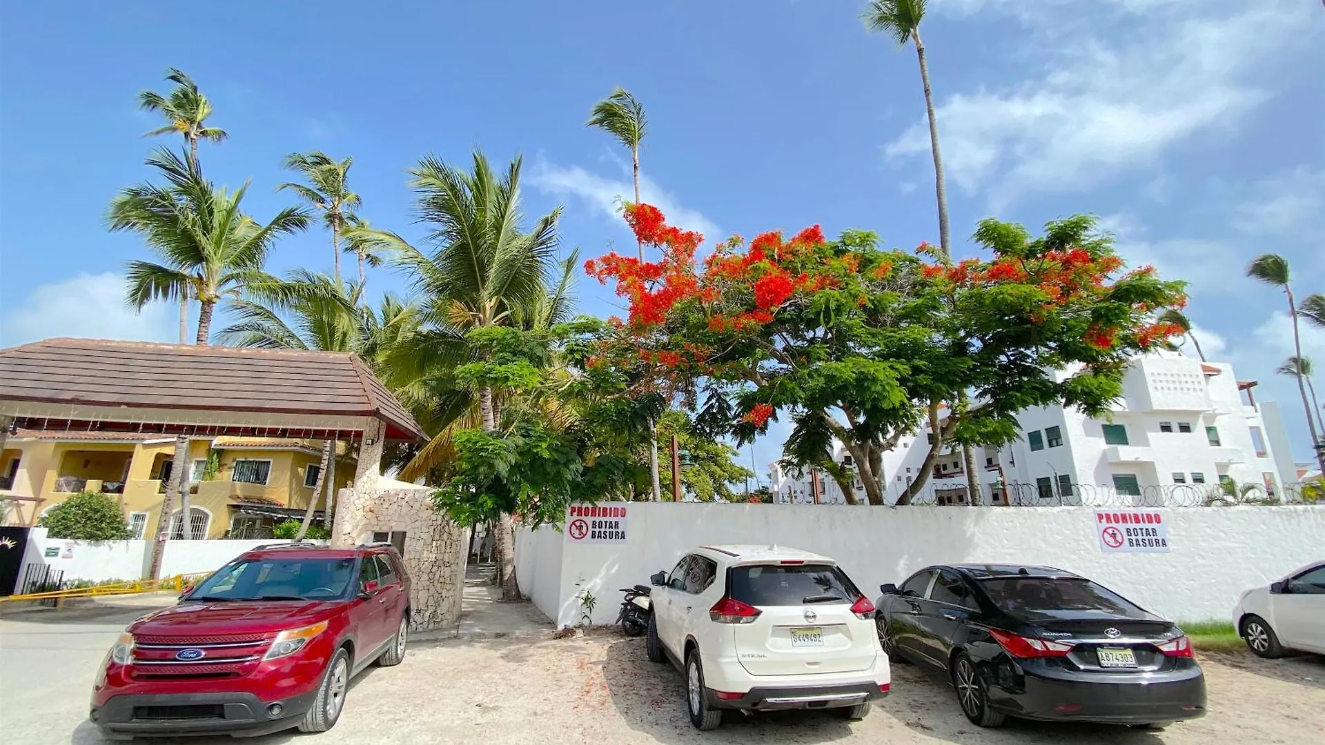 Caribbean Villas And Suites - Playa Los Corales Punta Cana Hotel